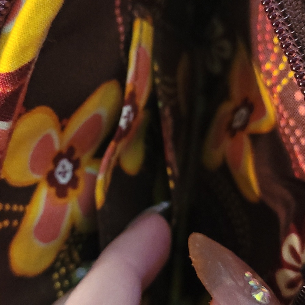 VERA BRADLEY CROSS BODY/SHOULDER—GREAT CONDITION! - Picture 5 of 9